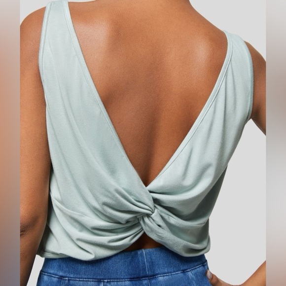 Halara Sprout Green U Neck Backless Twisted Casual Tank Top | NEW/NWOT!!💚 - Picture 4 of 11